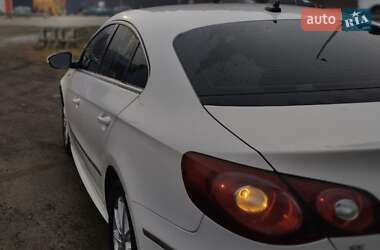 Купе Volkswagen CC / Passat CC 2010 в Стрые