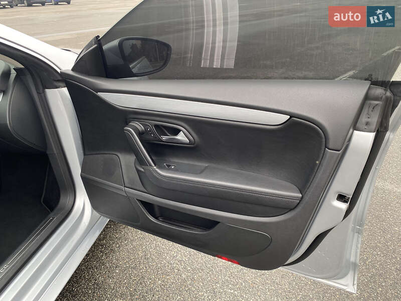 Купе Volkswagen CC / Passat CC 2013 в Киеве