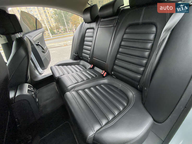Купе Volkswagen CC / Passat CC 2013 в Киеве