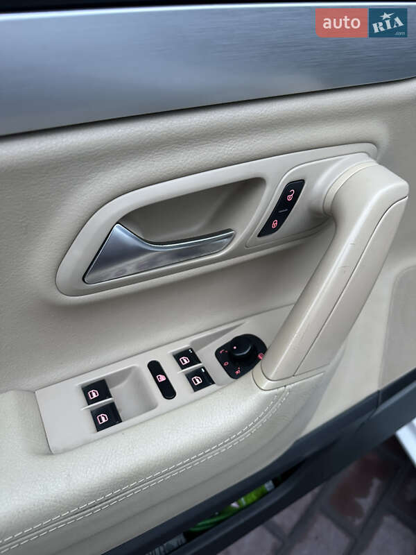 Купе Volkswagen CC / Passat CC 2012 в Днепре