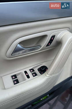 Купе Volkswagen CC / Passat CC 2012 в 
