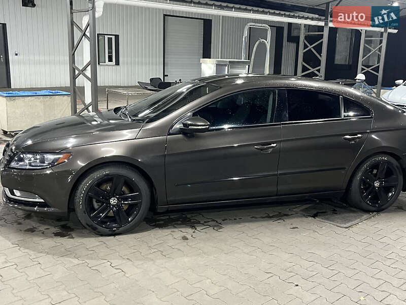 Купе Volkswagen CC / Passat CC 2014 в 