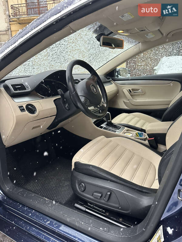 Купе Volkswagen CC / Passat CC 2011 в Ивано-Франковске