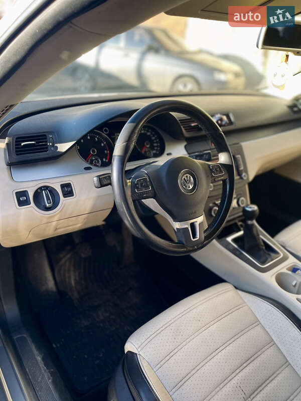 Купе Volkswagen CC / Passat CC 2010 в Кривому Розі