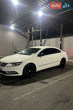 Купе Volkswagen CC / Passat CC 2012 в Києві