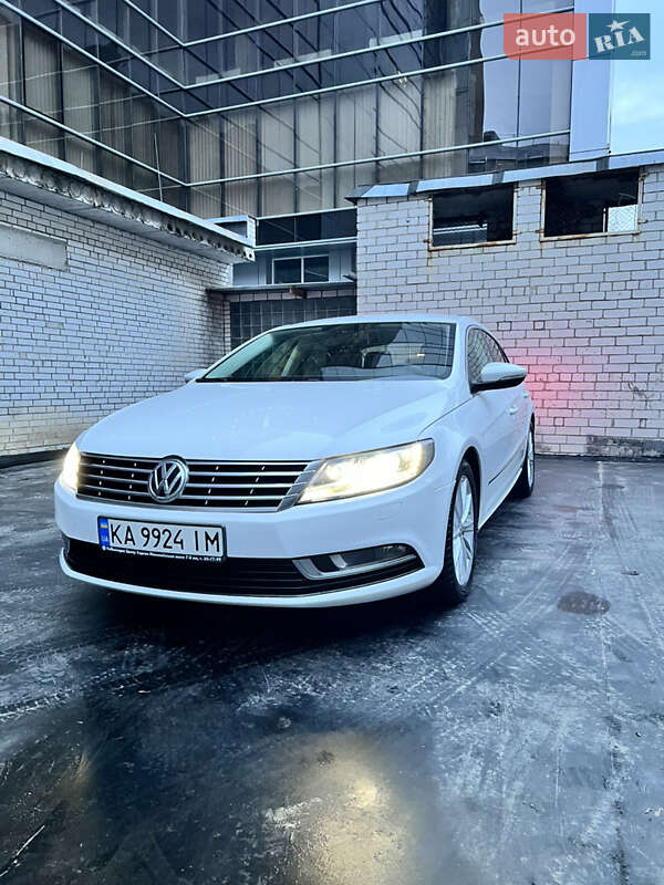 Купе Volkswagen CC / Passat CC 2013 в 
