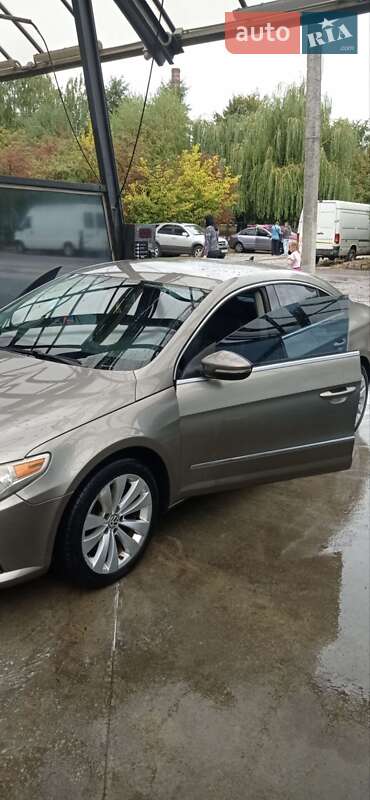 Купе Volkswagen CC / Passat CC 2011 в Львове
