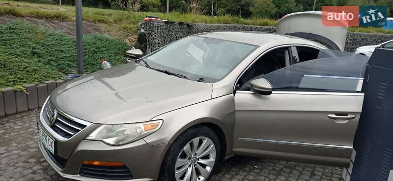 Купе Volkswagen CC / Passat CC 2011 в Львове