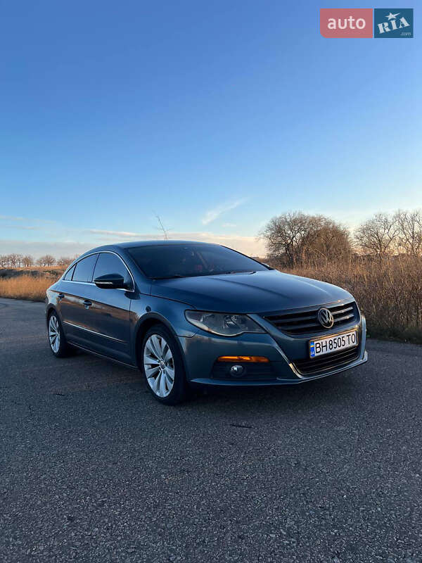 Купе Volkswagen CC / Passat CC 2010 в Доброславе