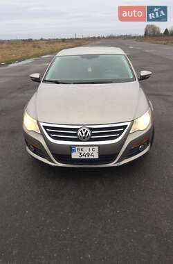 Купе Volkswagen CC / Passat CC 2010 в Березному