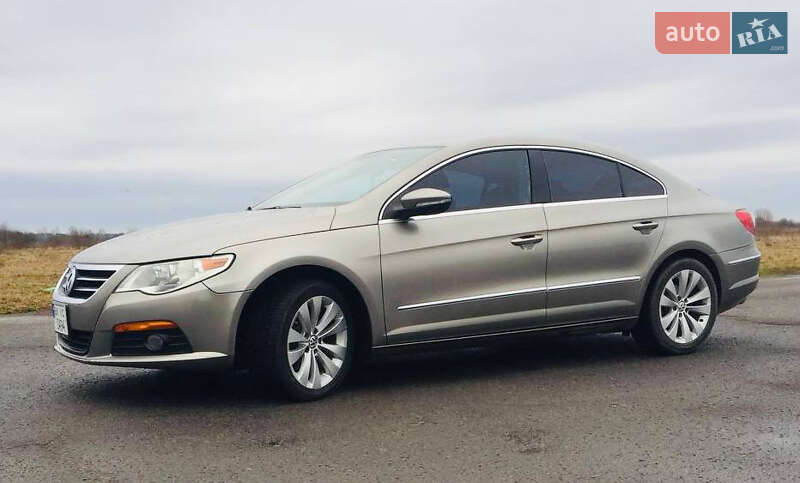 Купе Volkswagen CC / Passat CC 2010 в Березному