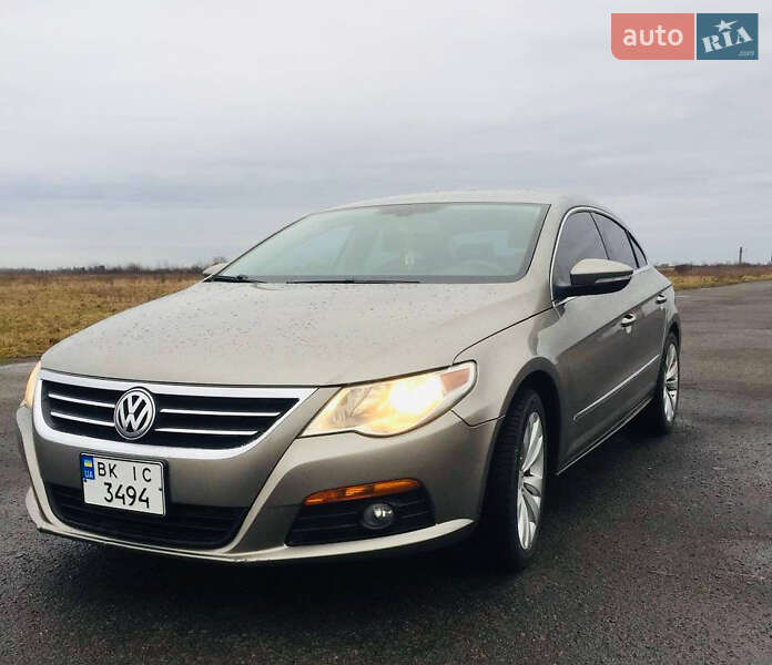 Купе Volkswagen CC / Passat CC 2010 в Березному