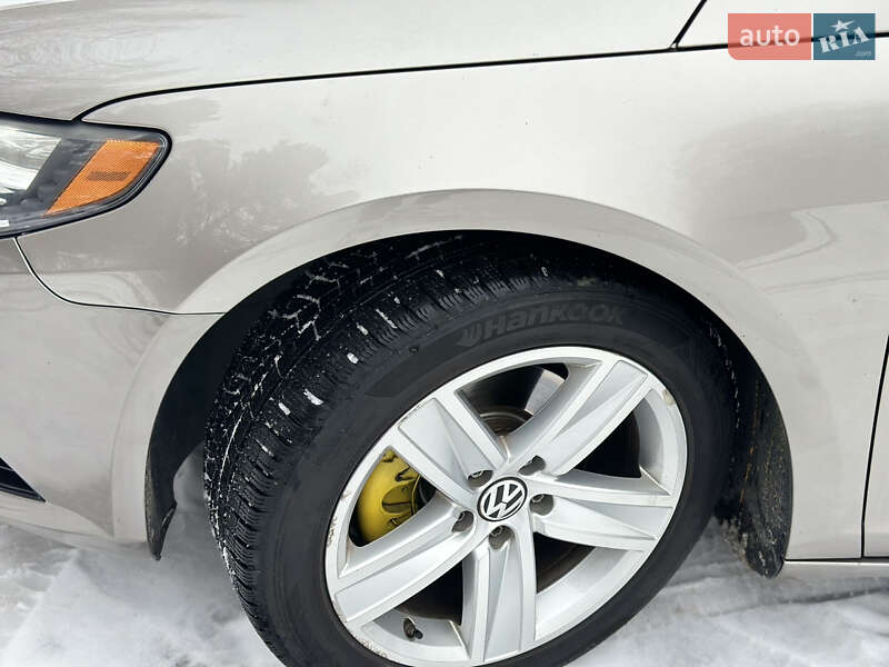 Купе Volkswagen CC / Passat CC 2012 в Львові