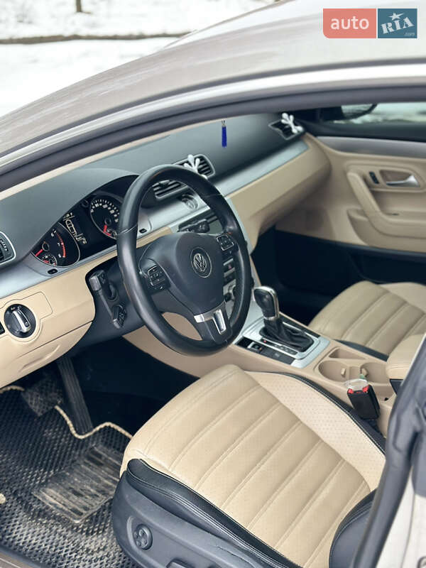 Купе Volkswagen CC / Passat CC 2012 в Львові