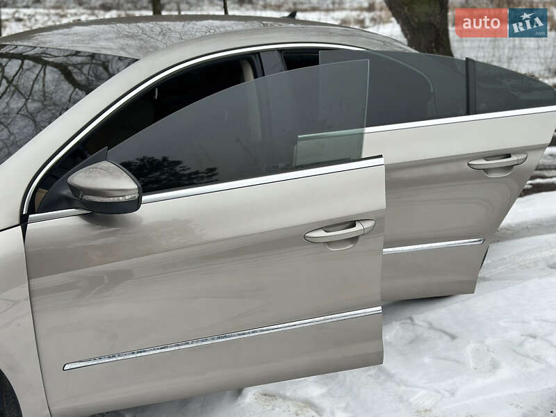 Купе Volkswagen CC / Passat CC 2012 в Львові