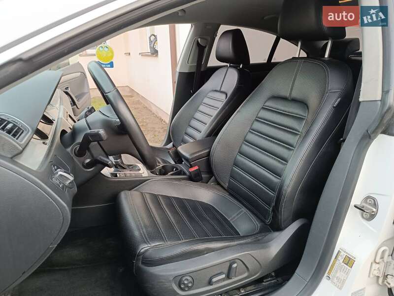 Купе Volkswagen CC / Passat CC 2011 в Луцьку