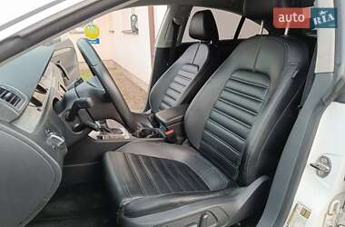 Купе Volkswagen CC / Passat CC 2011 в 