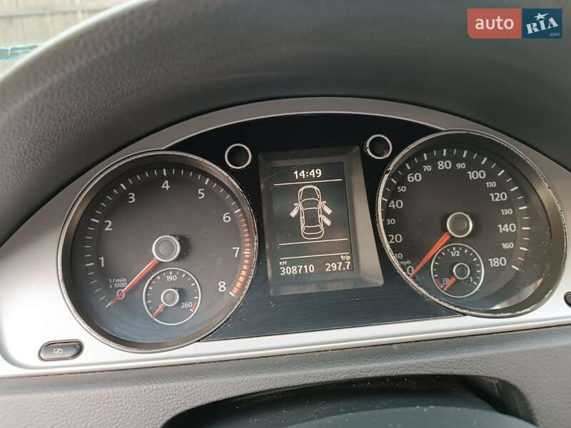 Купе Volkswagen CC / Passat CC 2011 в Луцьку