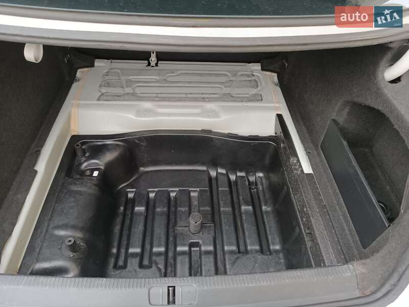 Купе Volkswagen CC / Passat CC 2011 в Луцьку