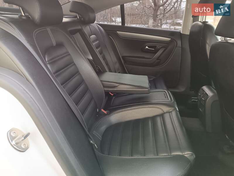 Купе Volkswagen CC / Passat CC 2011 в Луцьку