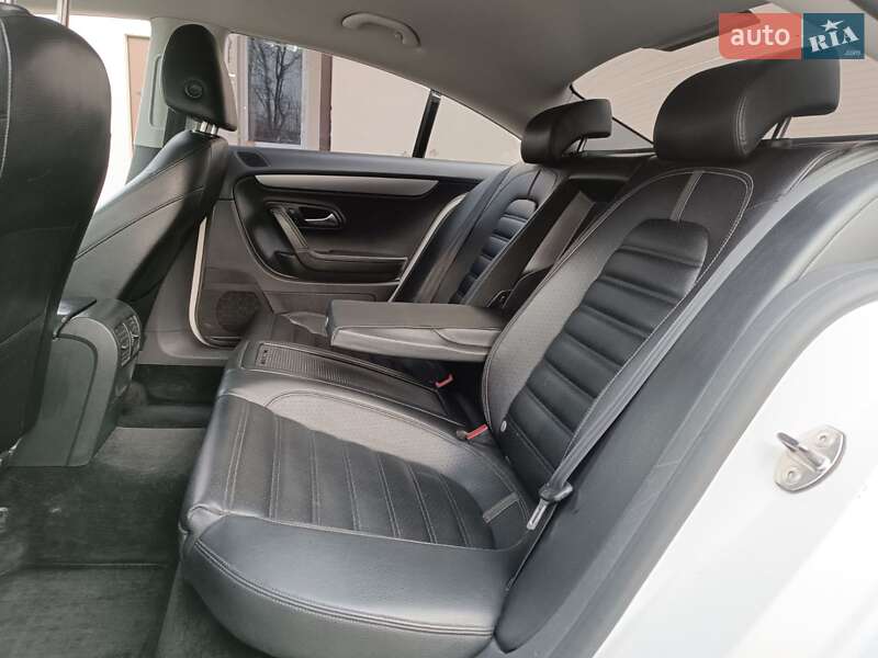 Купе Volkswagen CC / Passat CC 2011 в Луцьку