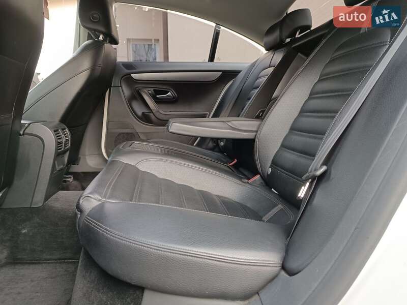 Купе Volkswagen CC / Passat CC 2011 в Луцьку