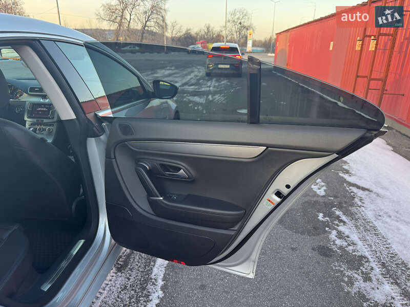 Купе Volkswagen CC / Passat CC 2015 в Киеве