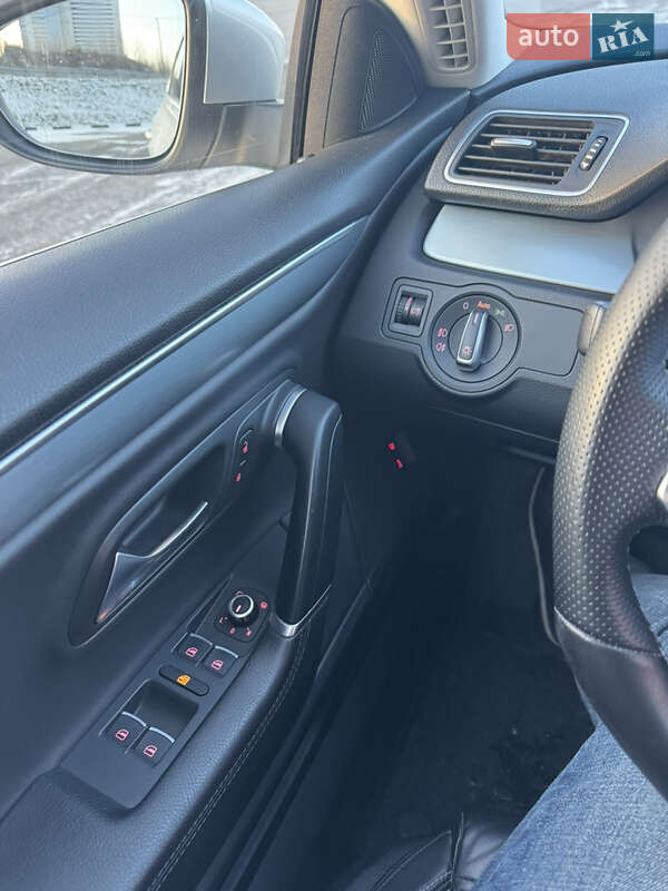 Купе Volkswagen CC / Passat CC 2015 в Киеве
