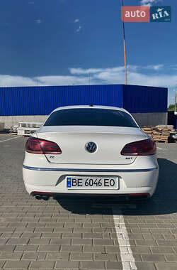 Седан Volkswagen CC / Passat CC 2012 в 