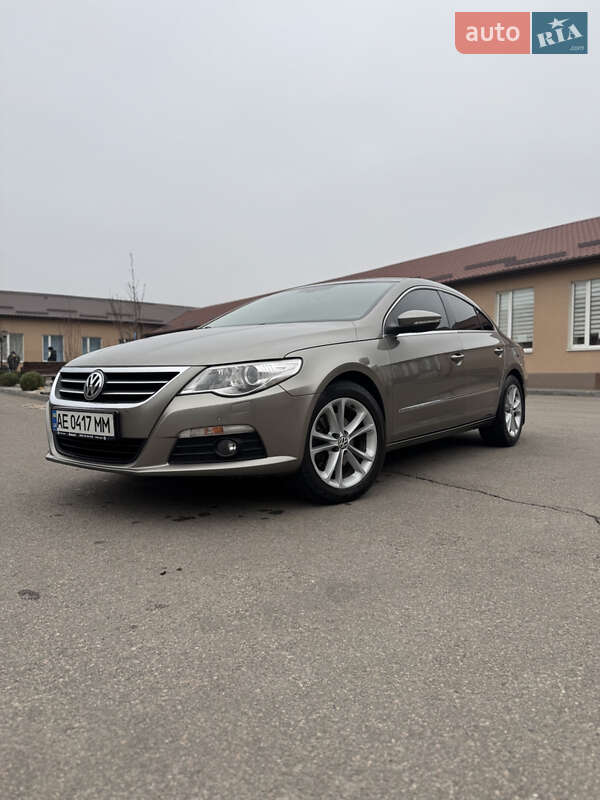 Купе Volkswagen CC / Passat CC 2011 в Дніпрі
