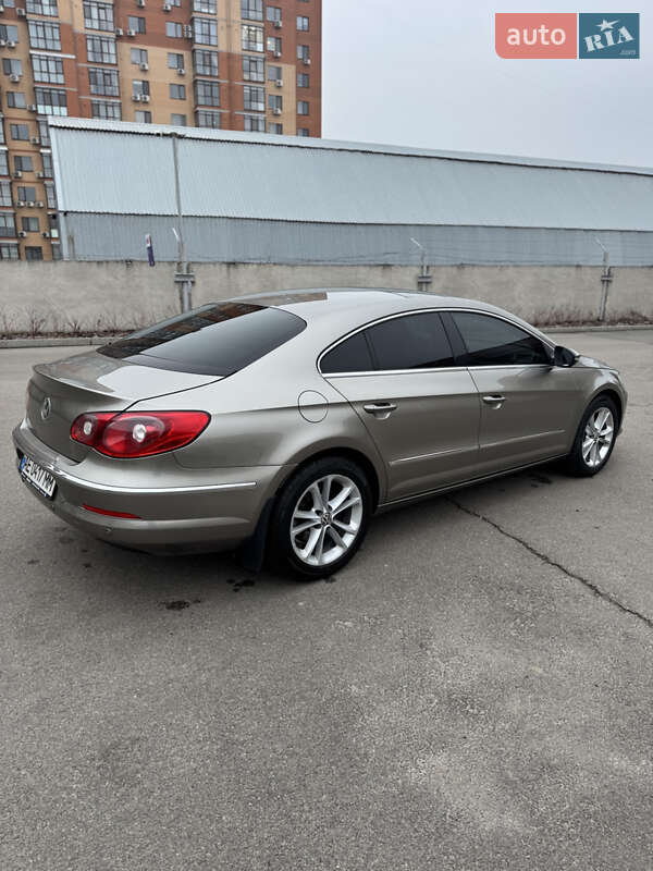 Купе Volkswagen CC / Passat CC 2011 в Дніпрі