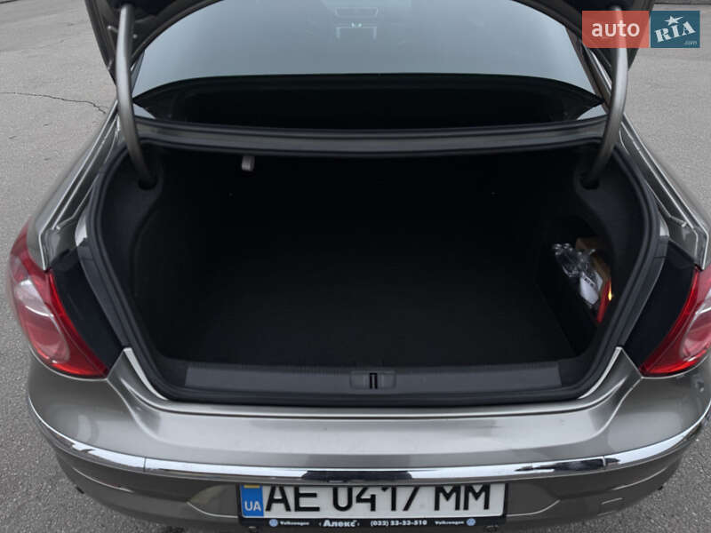 Купе Volkswagen CC / Passat CC 2011 в Дніпрі
