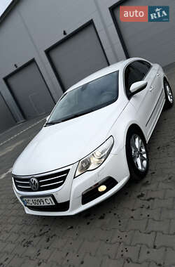 Купе Volkswagen CC / Passat CC 2011 в Нововолынске