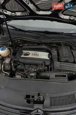 Купе Volkswagen CC / Passat CC 2012 в 