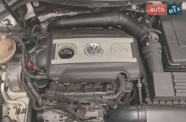Купе Volkswagen CC / Passat CC 2011 в 