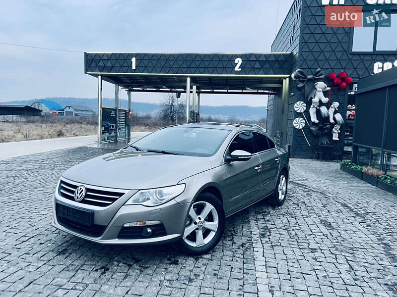 Купе Volkswagen CC / Passat CC 2010 в Львове