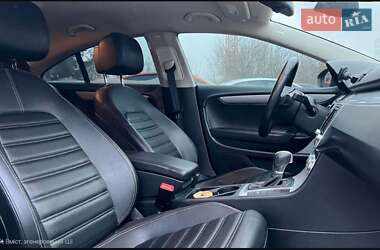 Купе Volkswagen CC / Passat CC 2013 в 