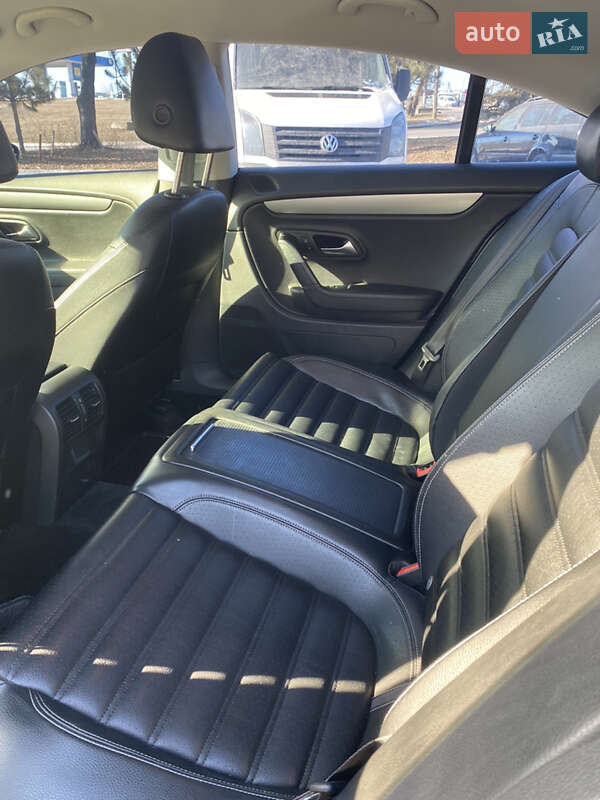 Купе Volkswagen CC / Passat CC 2010 в Ровно