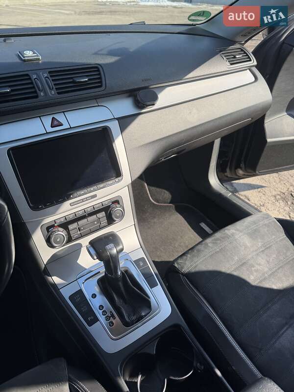 Купе Volkswagen CC / Passat CC 2010 в Киеве