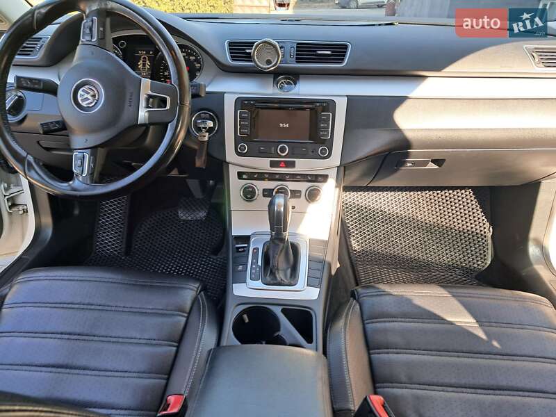 Купе Volkswagen CC / Passat CC 2013 в Шаргороде