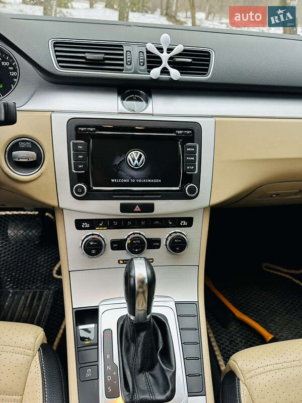 Купе Volkswagen CC / Passat CC 2012 в Львове