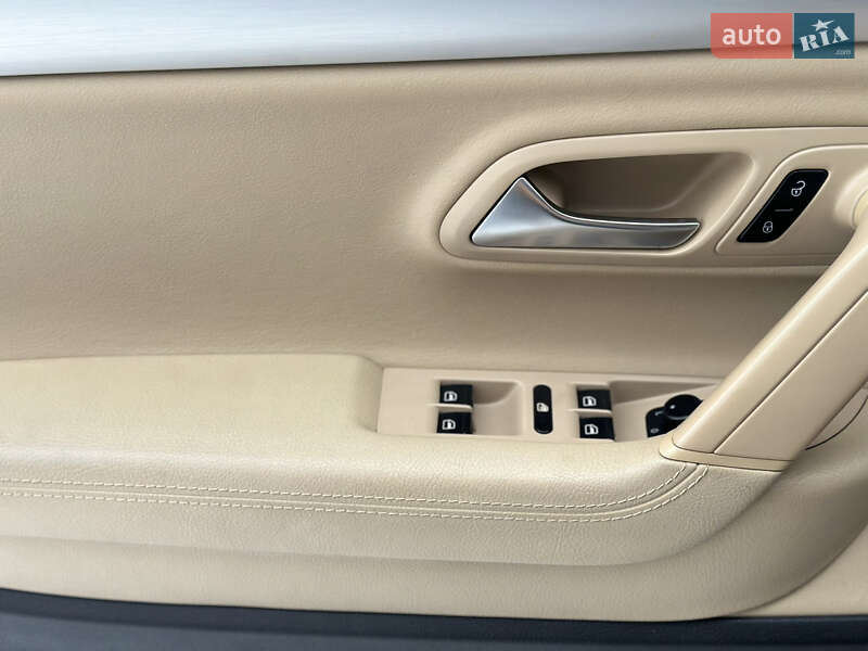 Купе Volkswagen CC / Passat CC 2012 в Львове