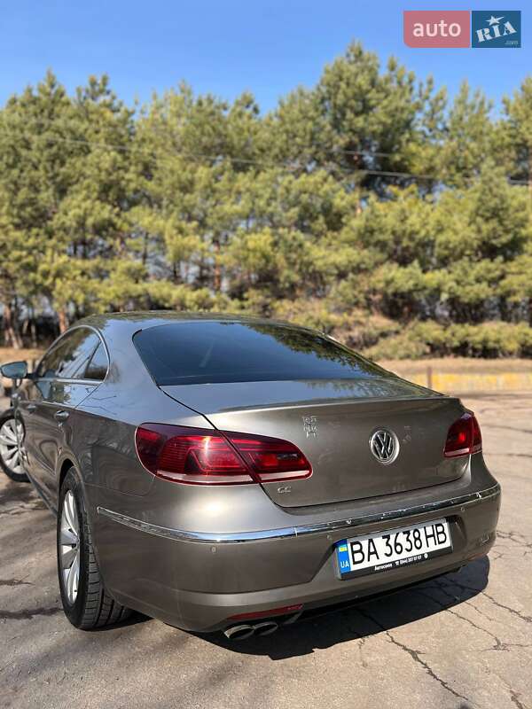 Купе Volkswagen CC / Passat CC 2012 в Кременчуці