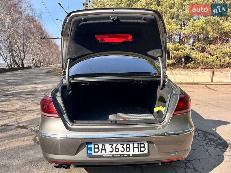 Купе Volkswagen CC / Passat CC 2012 в Кременчуці