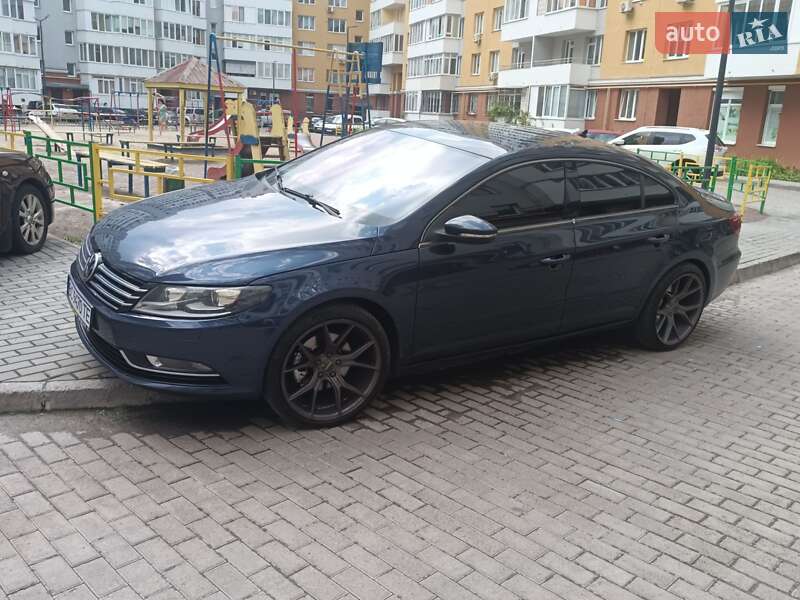 Купе Volkswagen CC / Passat CC 2014 в Львові