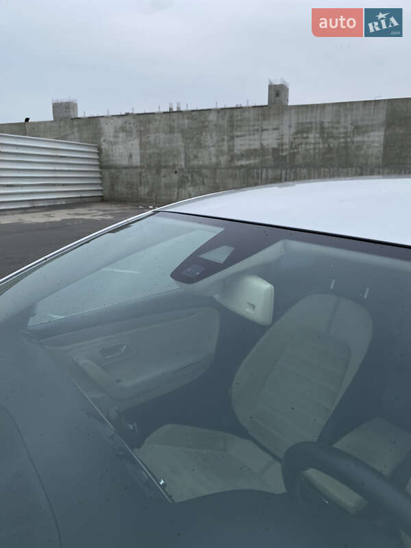 Купе Volkswagen CC / Passat CC 2009 в Львове