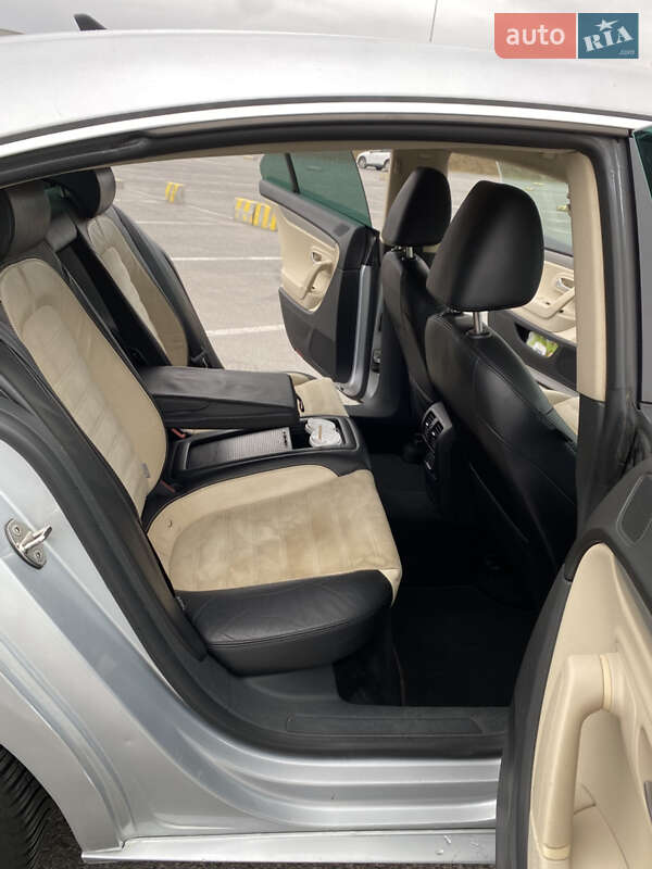 Купе Volkswagen CC / Passat CC 2009 в Львове