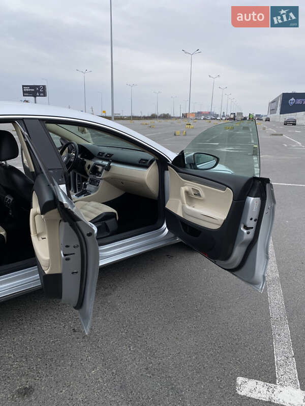 Купе Volkswagen CC / Passat CC 2009 в Львове