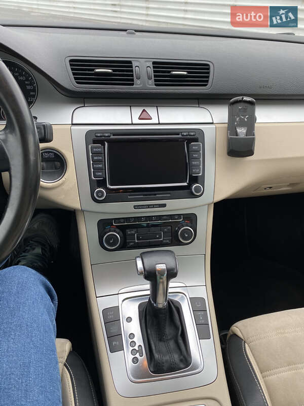Купе Volkswagen CC / Passat CC 2009 в Львове