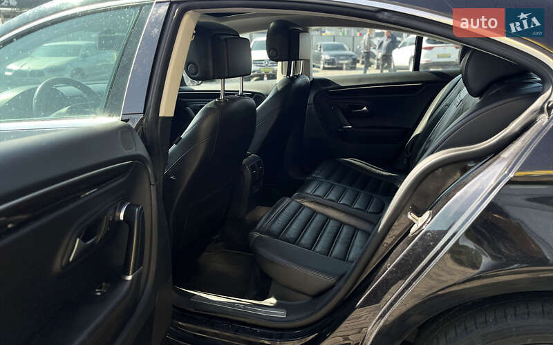 Купе Volkswagen CC / Passat CC 2013 в Мукачевому